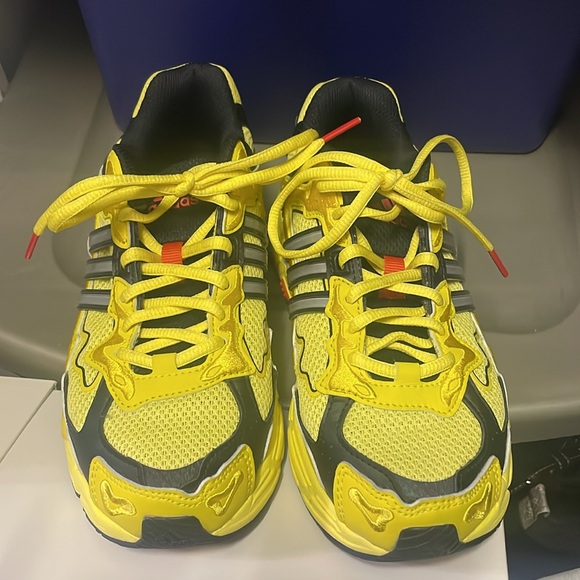 Bad Bunny Adidas - Picture 3 of 7